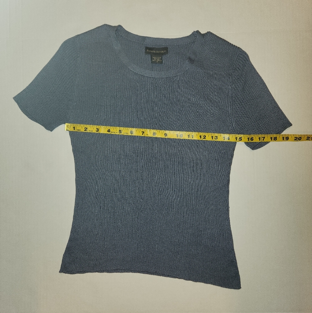 Vintage Silk Banana Republic Light Blue Grey Short Sleeve Sweater Small - Picture 7 of 8
